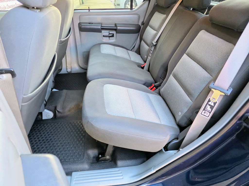2003 Ford Explorer Image 23