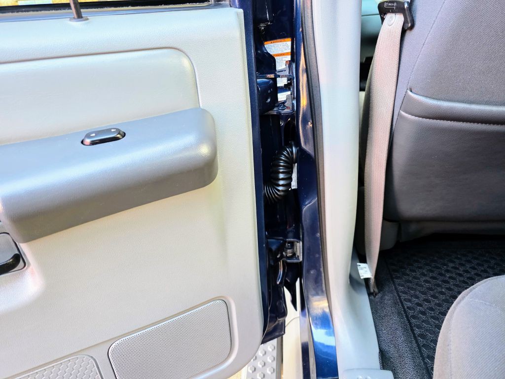 2003 Ford Explorer Image 25