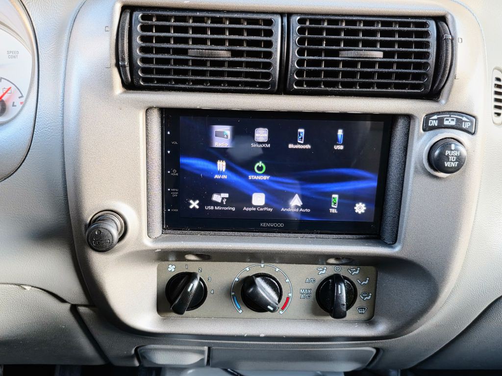 2003 Ford Explorer Image 31