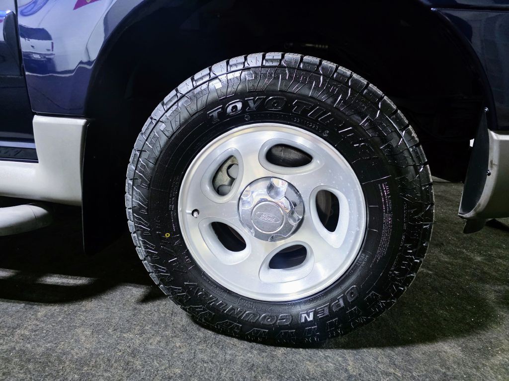 2003 Ford Explorer Image 39