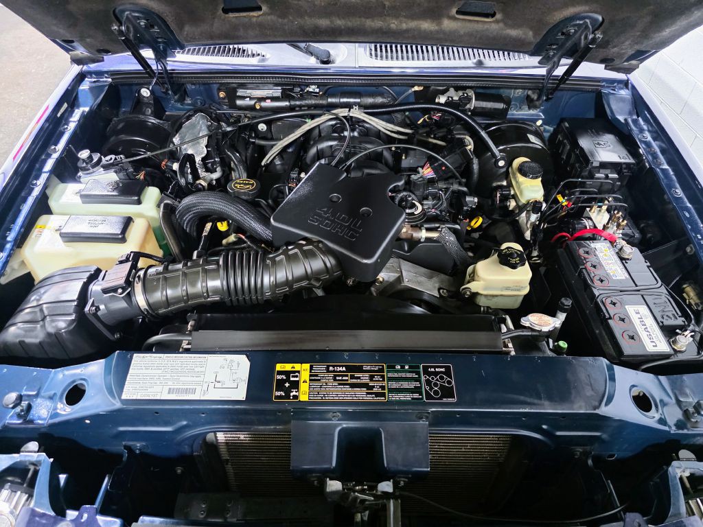 2003 Ford Explorer Image 40