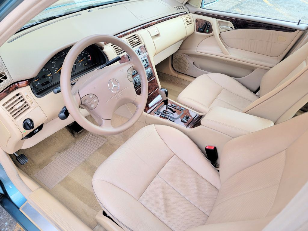 2001 Mercedes-Benz E-Class Image 6