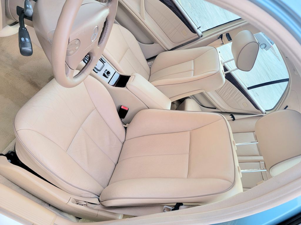 2001 Mercedes-Benz E-Class Image 8