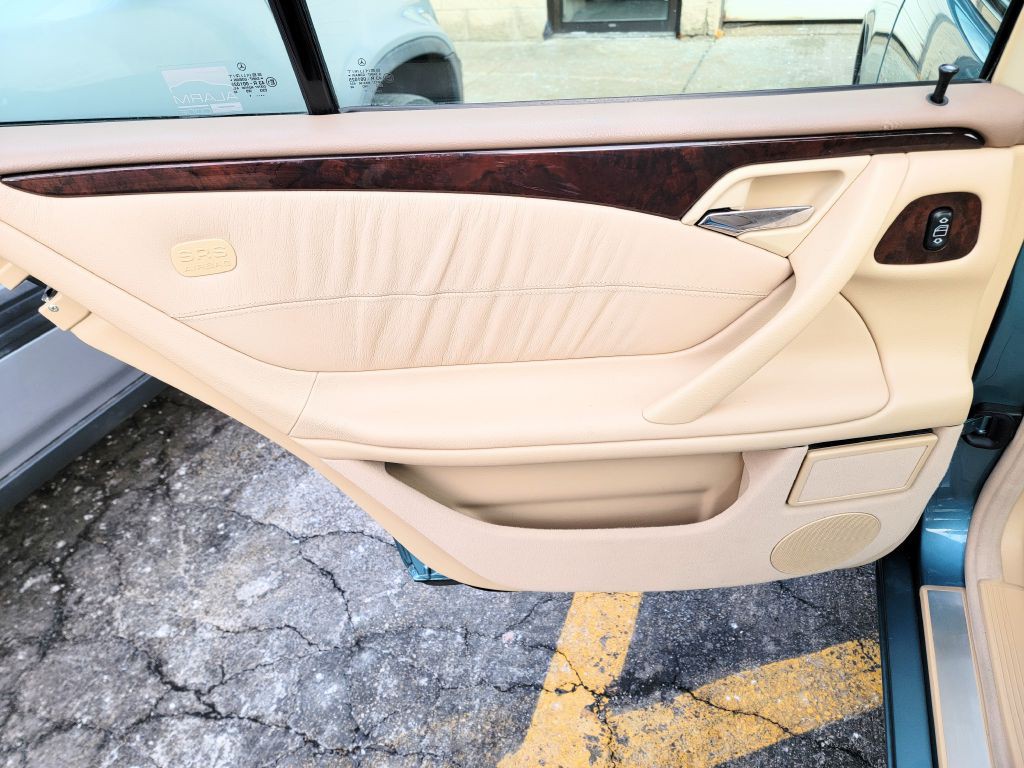 2001 Mercedes-Benz E-Class Image 13