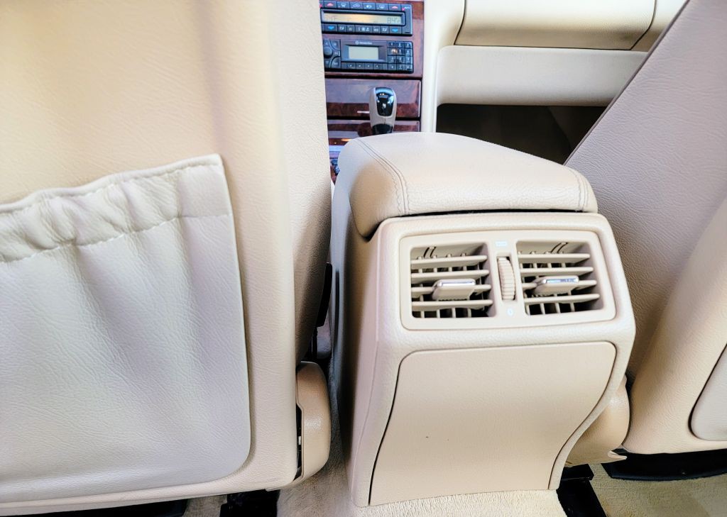 2001 Mercedes-Benz E-Class Image 15