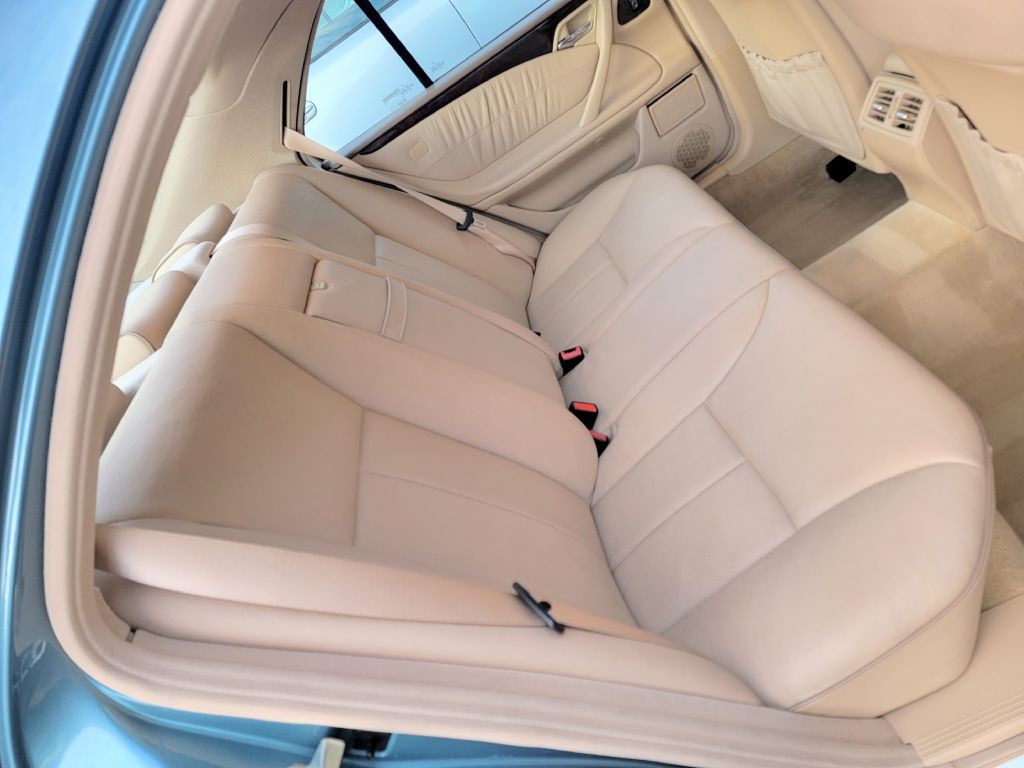 2001 Mercedes-Benz E-Class Image 17