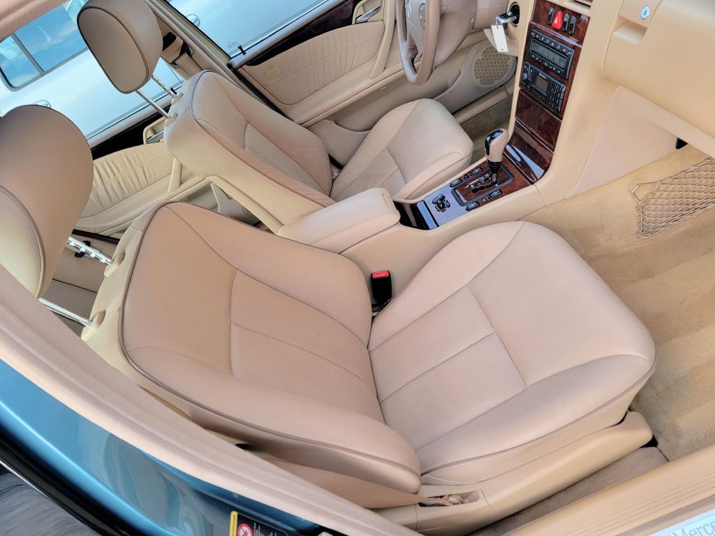 2001 Mercedes-Benz E-Class Image 20