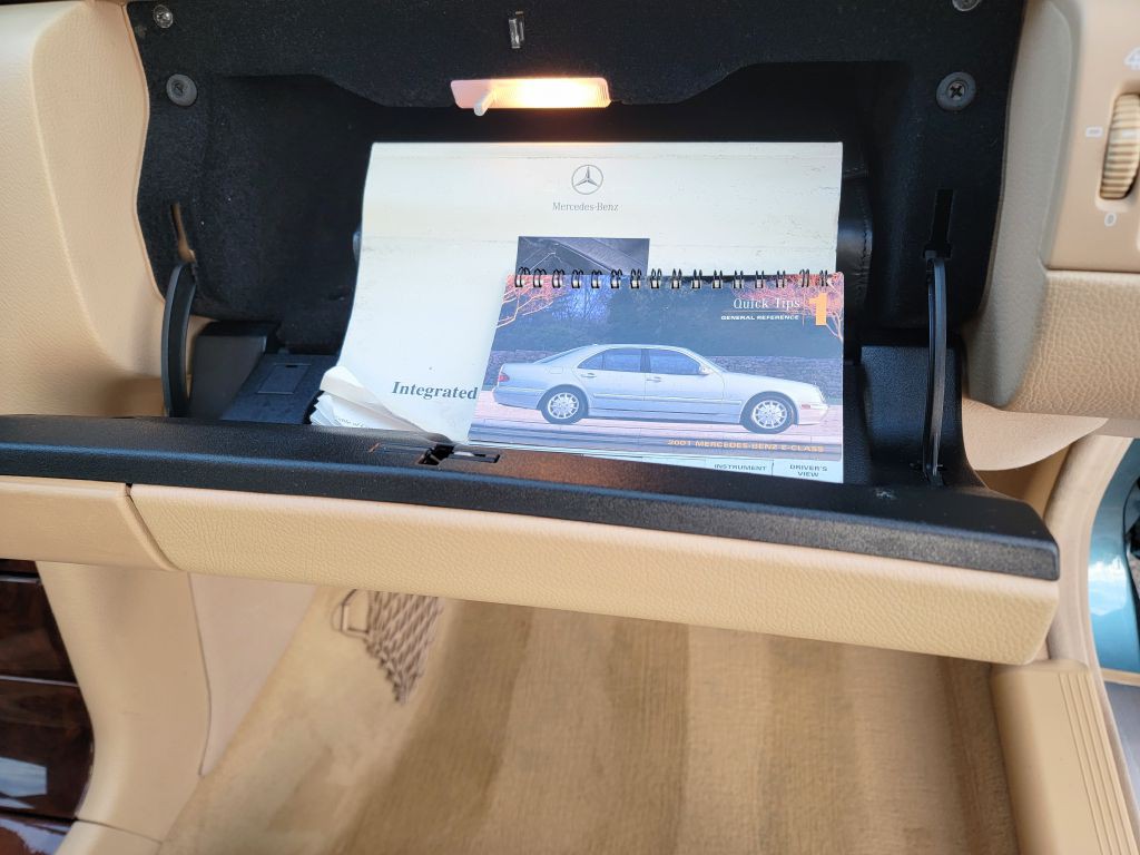 2001 Mercedes-Benz E-Class Image 23