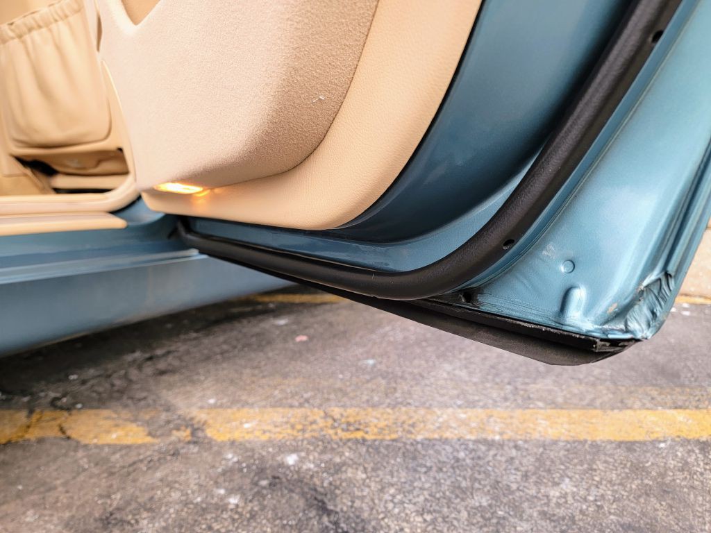 2001 Mercedes-Benz E-Class Image 31