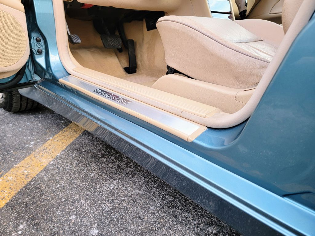 2001 Mercedes-Benz E-Class Image 36