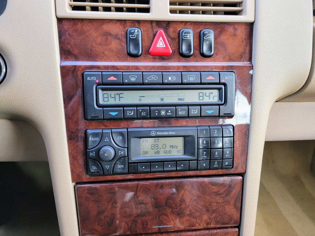 2001 Mercedes-Benz E-Class Image 40