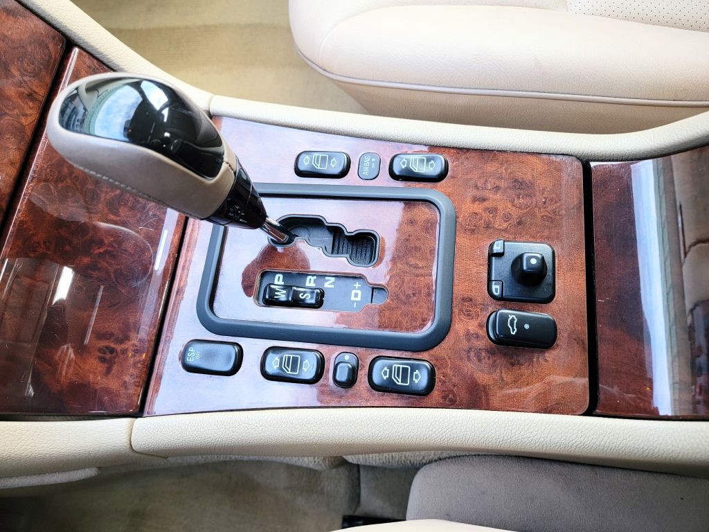 2001 Mercedes-Benz E-Class Image 41