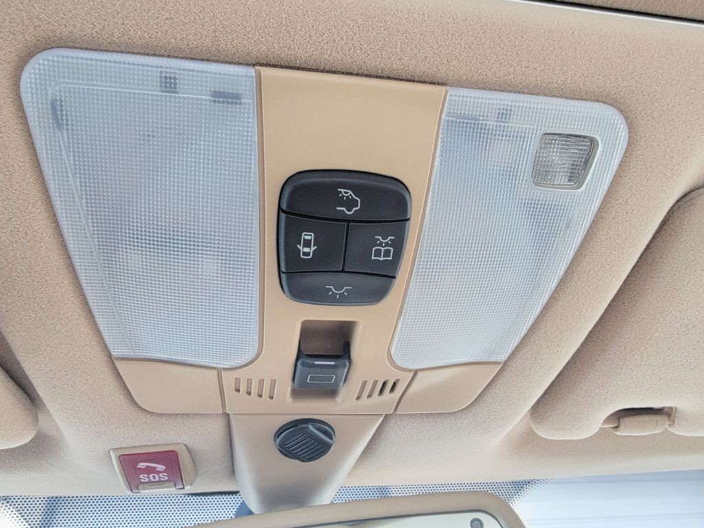 2001 Mercedes-Benz E-Class Image 42