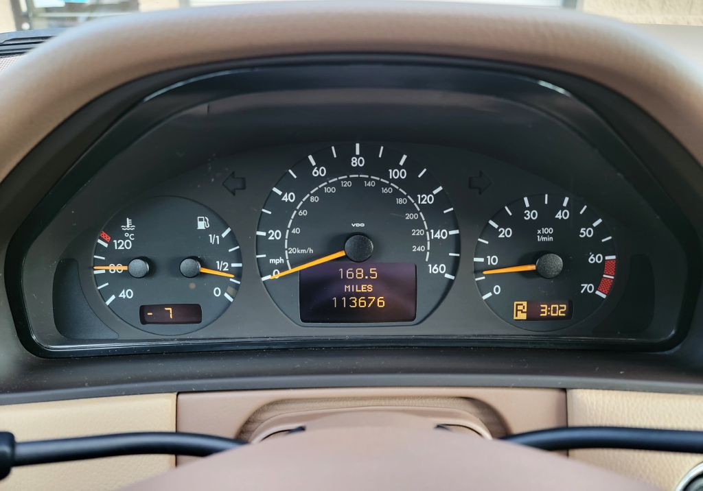 2001 Mercedes-Benz E-Class Image 44