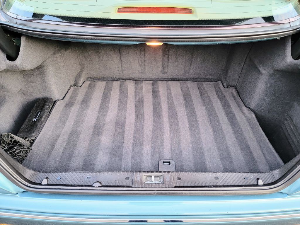 2001 Mercedes-Benz E-Class Image 45