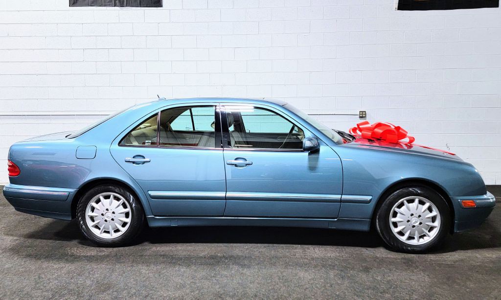 2001 Mercedes-Benz E-Class Image 47
