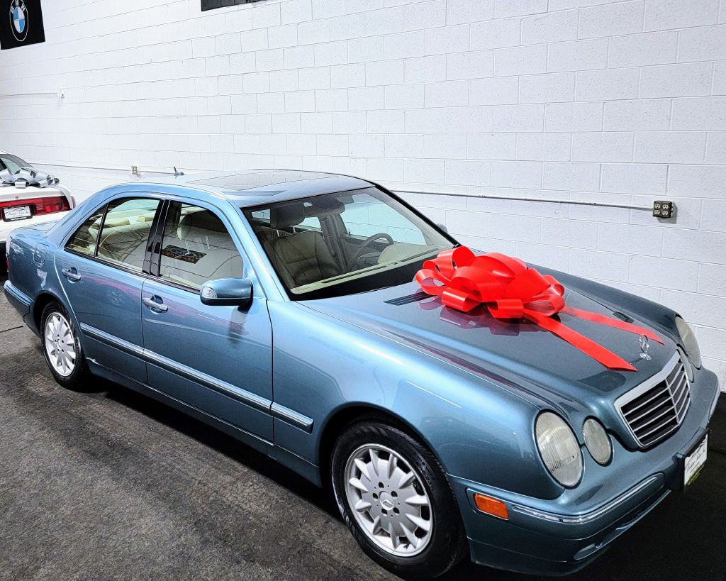 2001 Mercedes-Benz E-Class Image 48