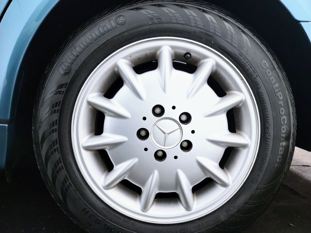 2001 Mercedes-Benz E-Class Image 54