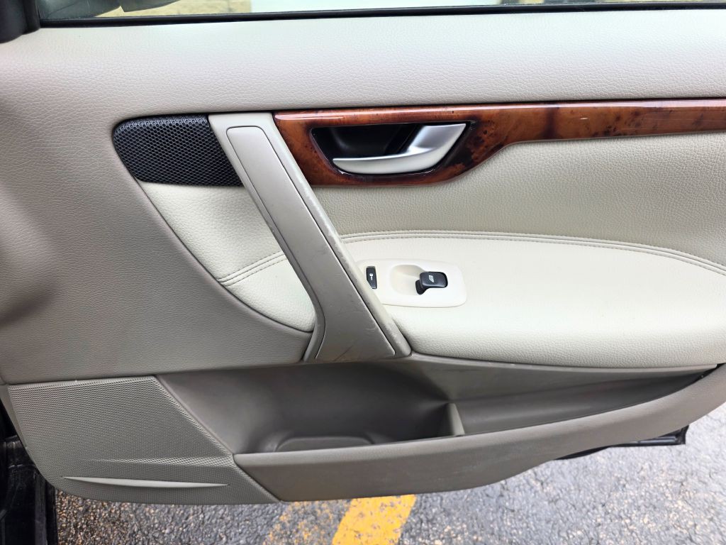 2007 Volvo V70 Image 9