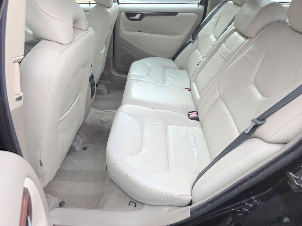 2007 Volvo V70 Image 14