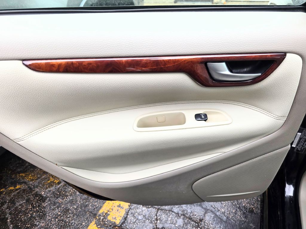 2007 Volvo V70 Image 15