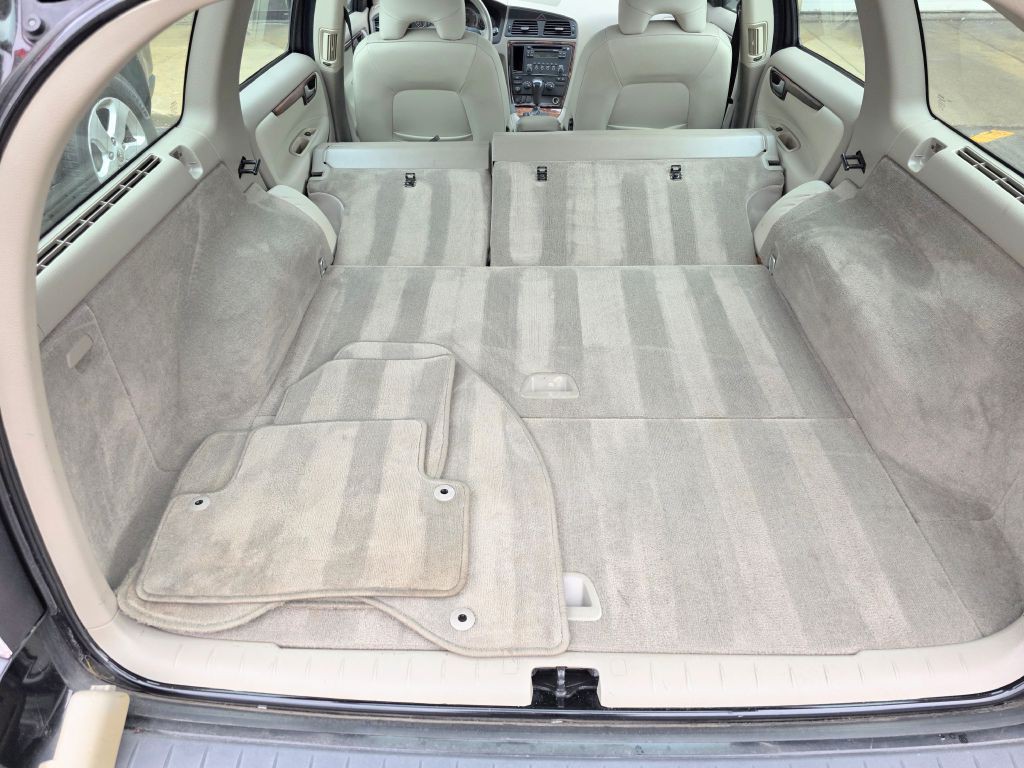 2007 Volvo V70 Image 22