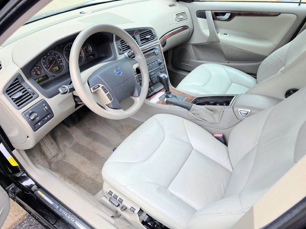 2007 Volvo V70 Image 28