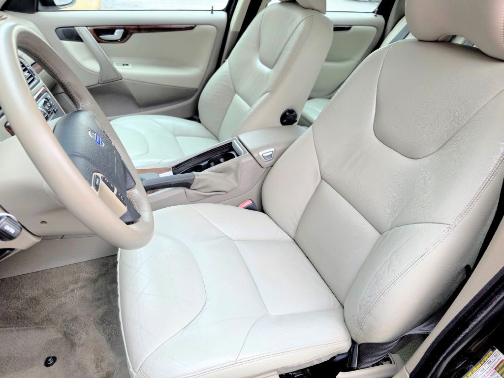2007 Volvo V70 Image 29