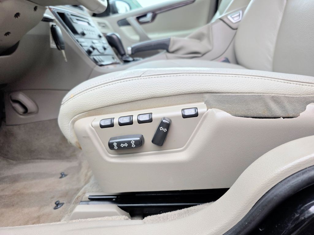 2007 Volvo V70 Image 31