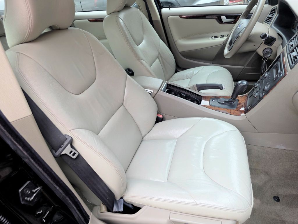 2007 Volvo V70 Image 34