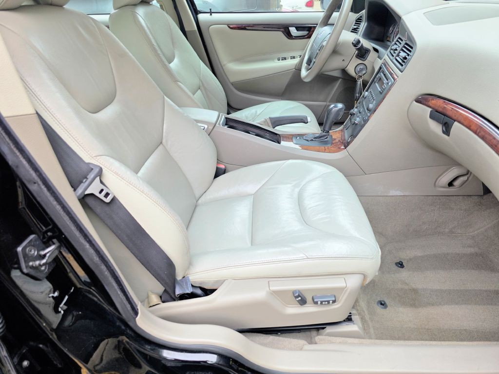 2007 Volvo V70 Image 35