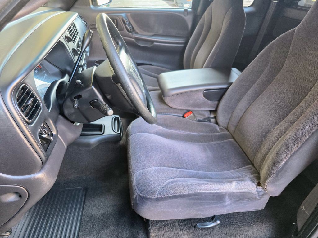 2000 Dodge Dakota Image 12