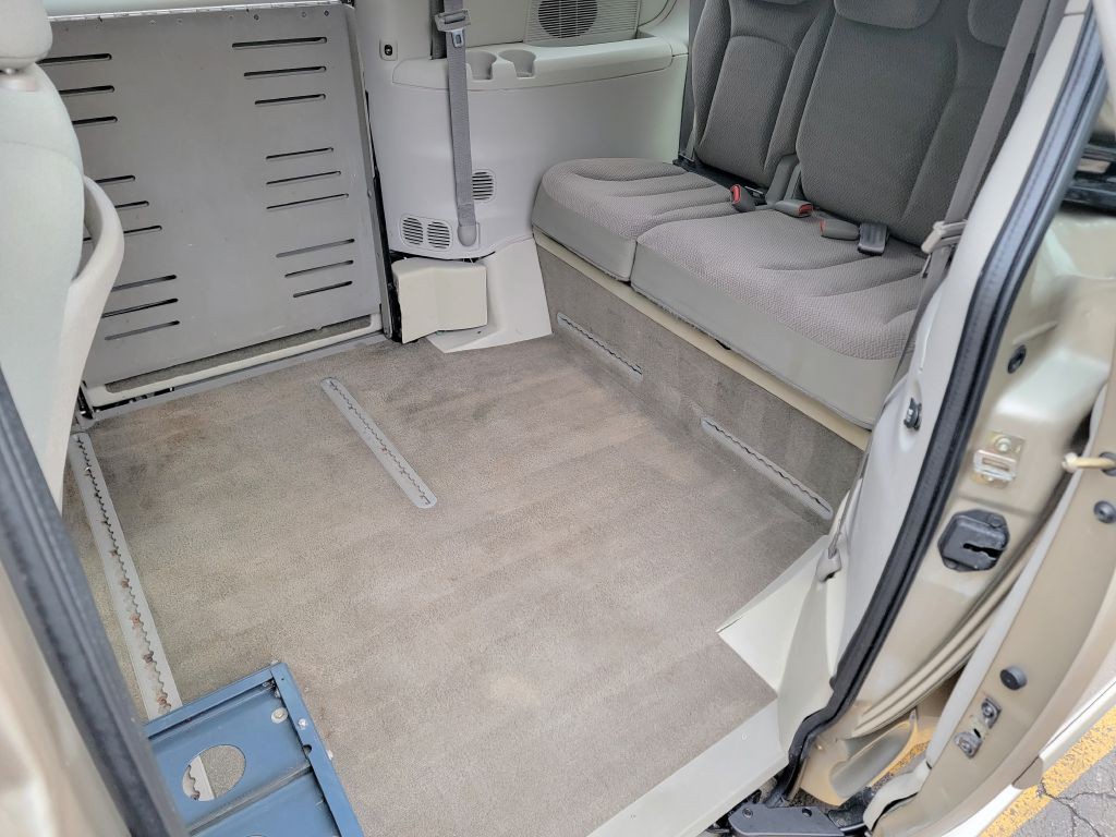 2007 Chrysler Town & Country Image 6