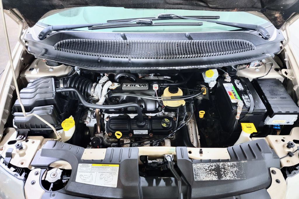 2007 Chrysler Town & Country Image 13