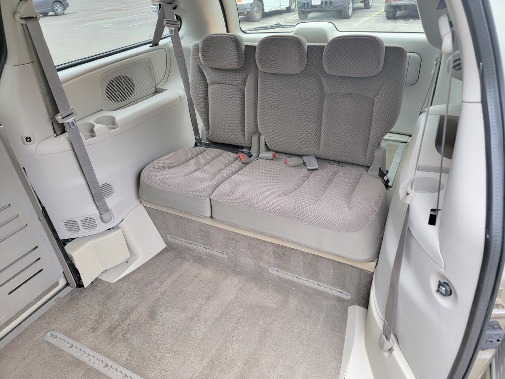 2007 Chrysler Town & Country Image 31