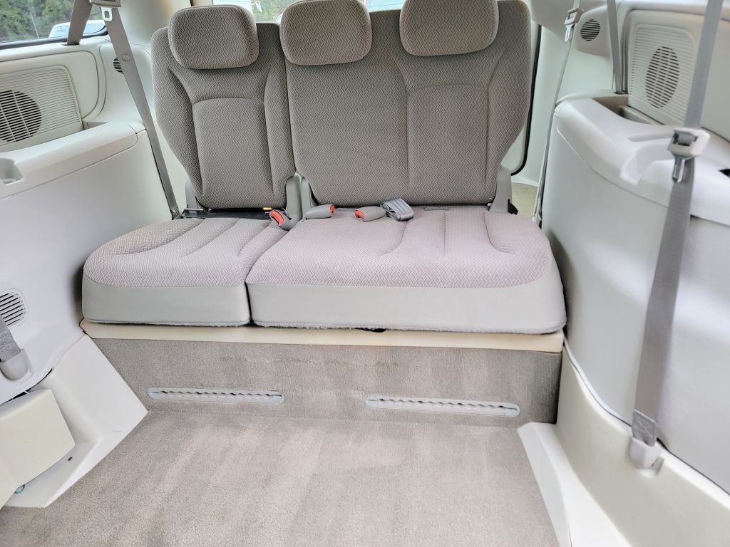 2007 Chrysler Town & Country Image 32