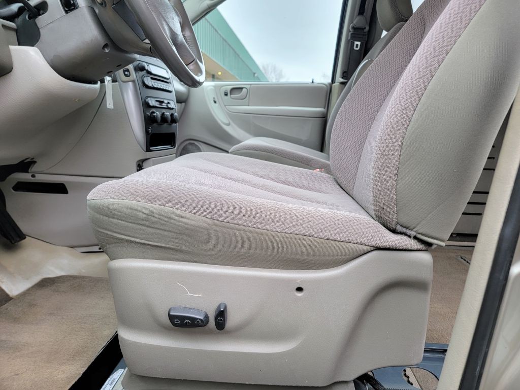 2007 Chrysler Town & Country Image 39