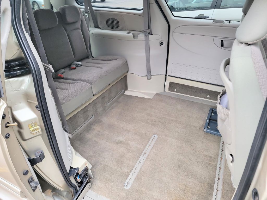 2007 Chrysler Town & Country Image 50