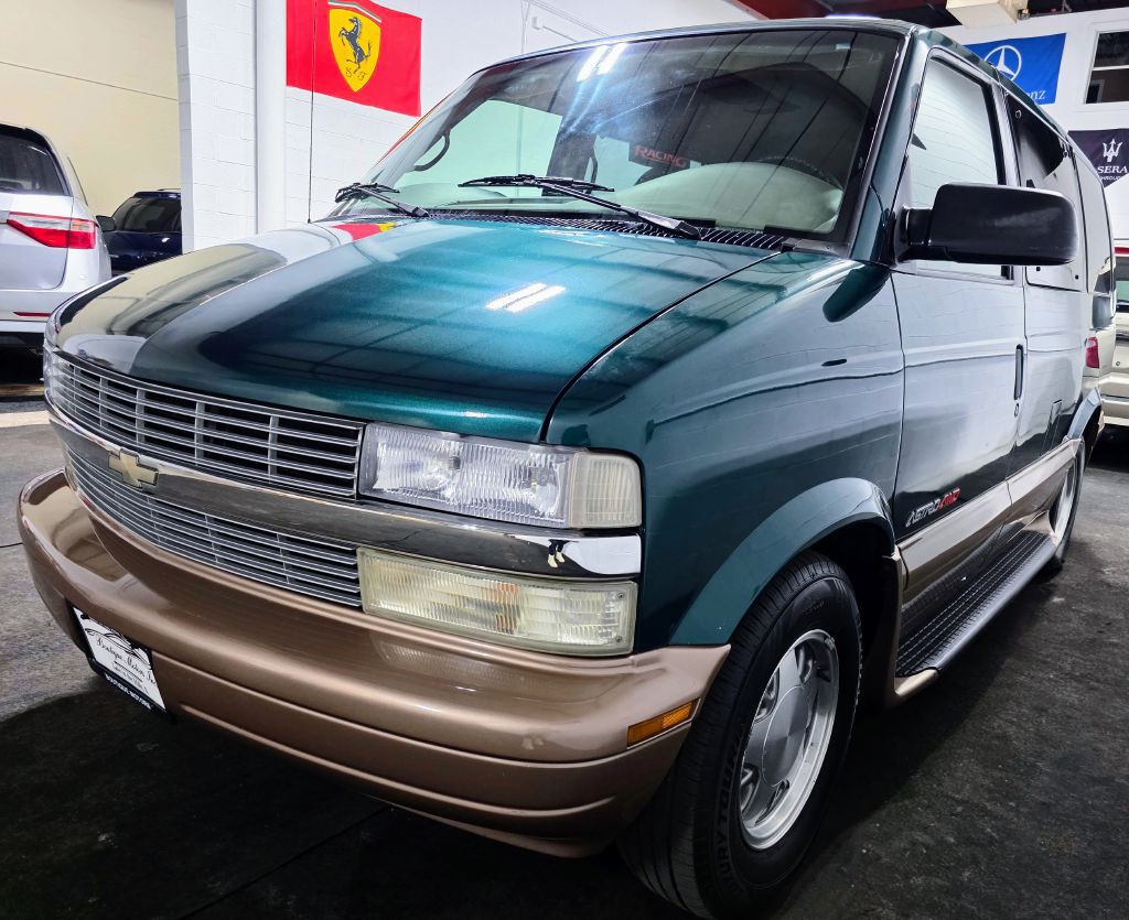 2000 Chevrolet Astro Image 4