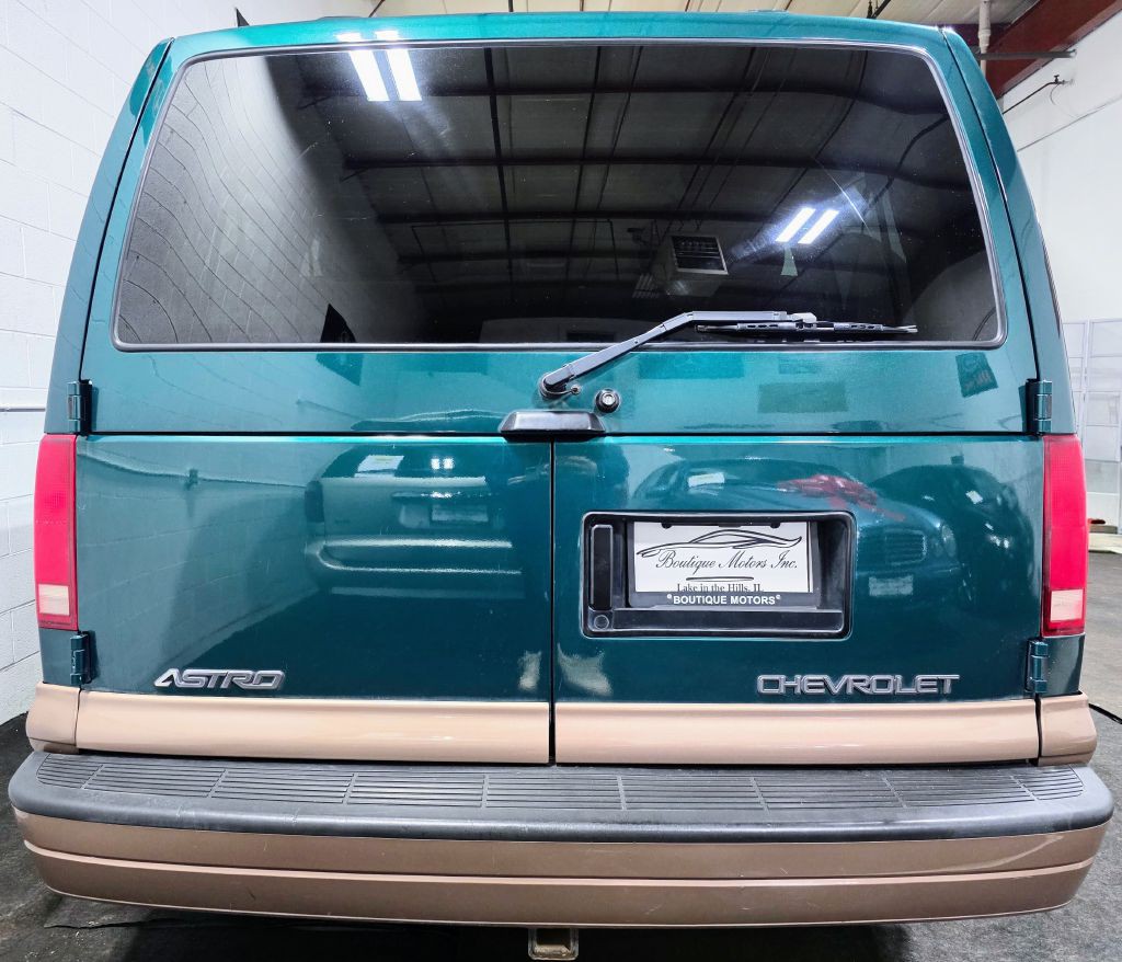 2000 Chevrolet Astro Image 6