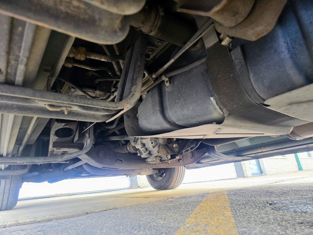 2000 Chevrolet Astro Image 24