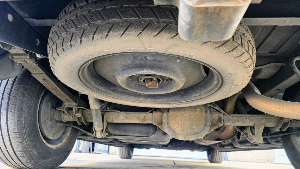 2000 Chevrolet Astro Image 28