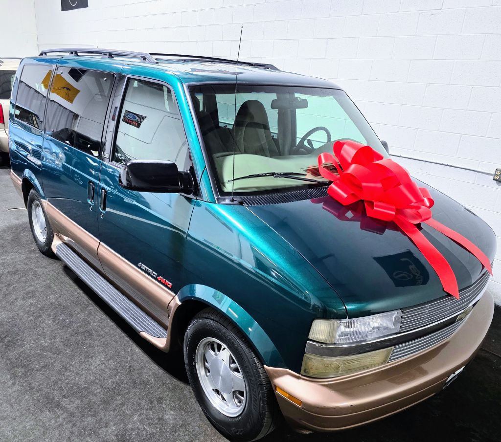 2000 Chevrolet Astro Image 36