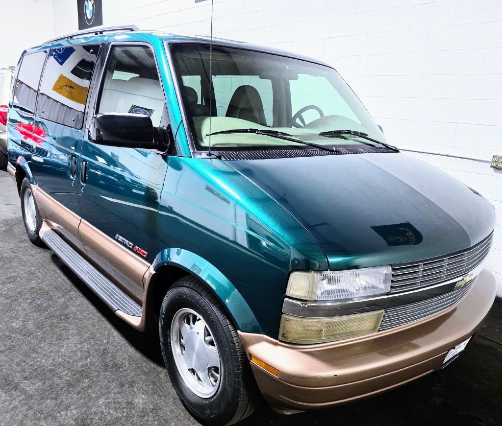 2000 Chevrolet Astro Image 38