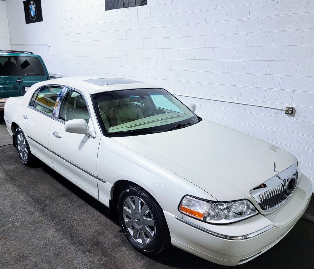 2007 Lincoln Town Car Image 3