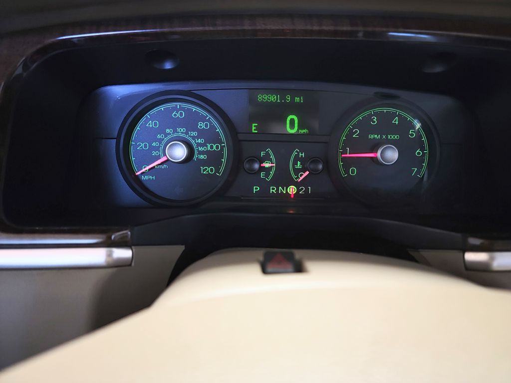 2007 Lincoln Town Car Image 5