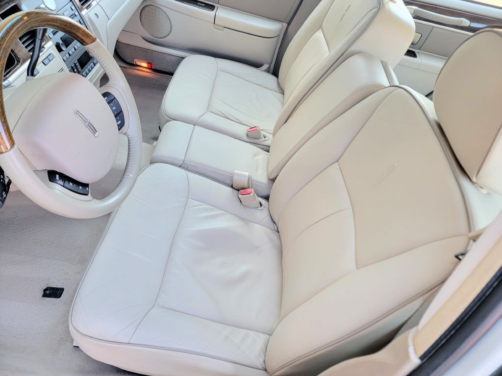 2007 Lincoln Town Car Image 16