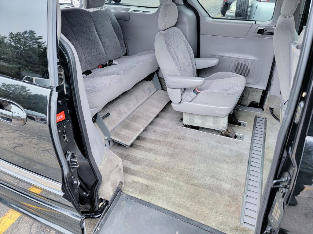 2003 Ford Windstar Image 3