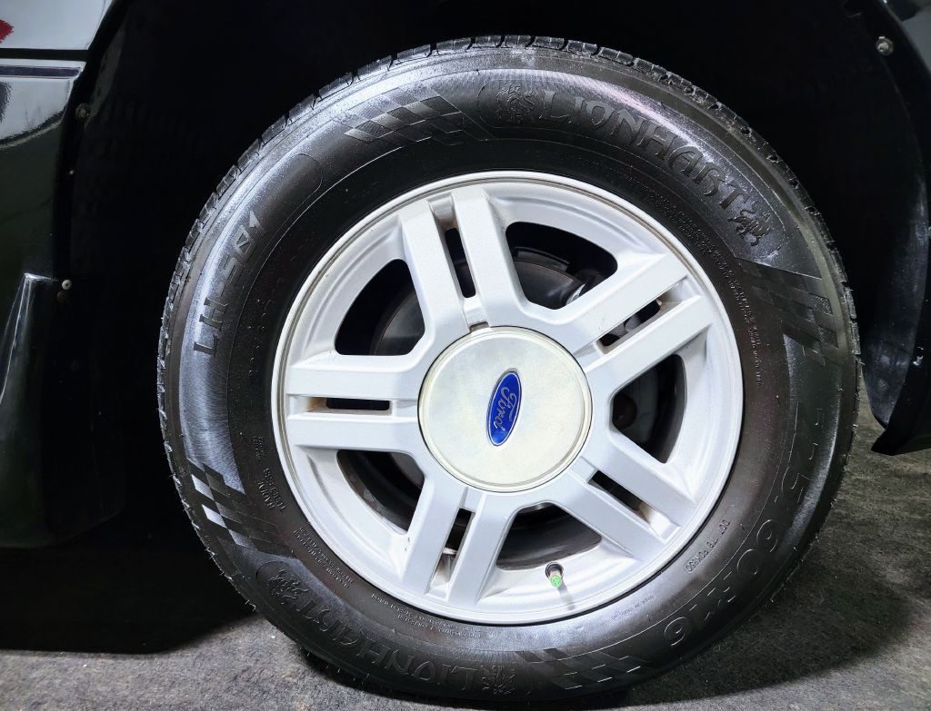 2003 Ford Windstar Image 17