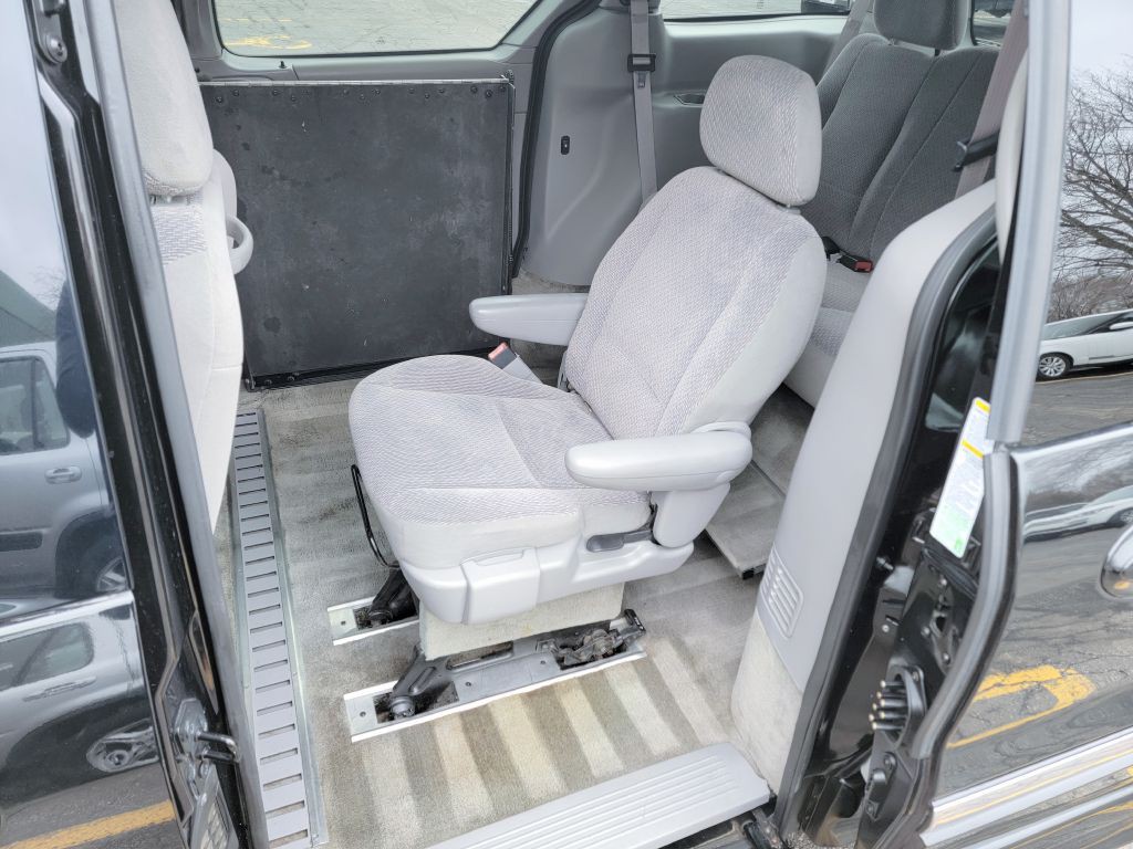 2003 Ford Windstar Image 39